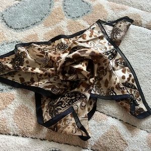 Oscar de la renta small 20.5 by 20.5 inches scarf